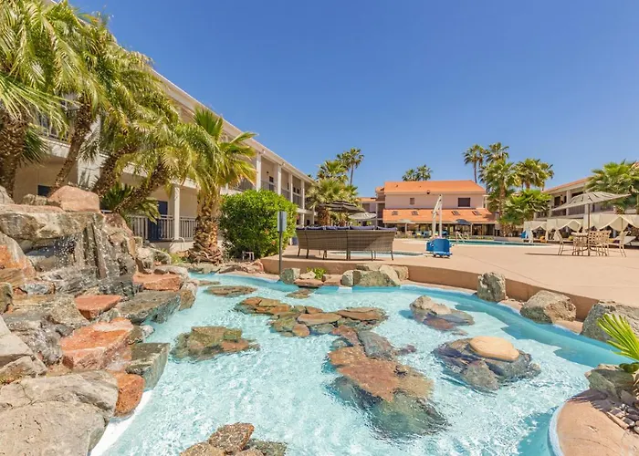 Venture On Country Club Apartment