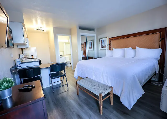 Venture On Country Club Apartment Mesa